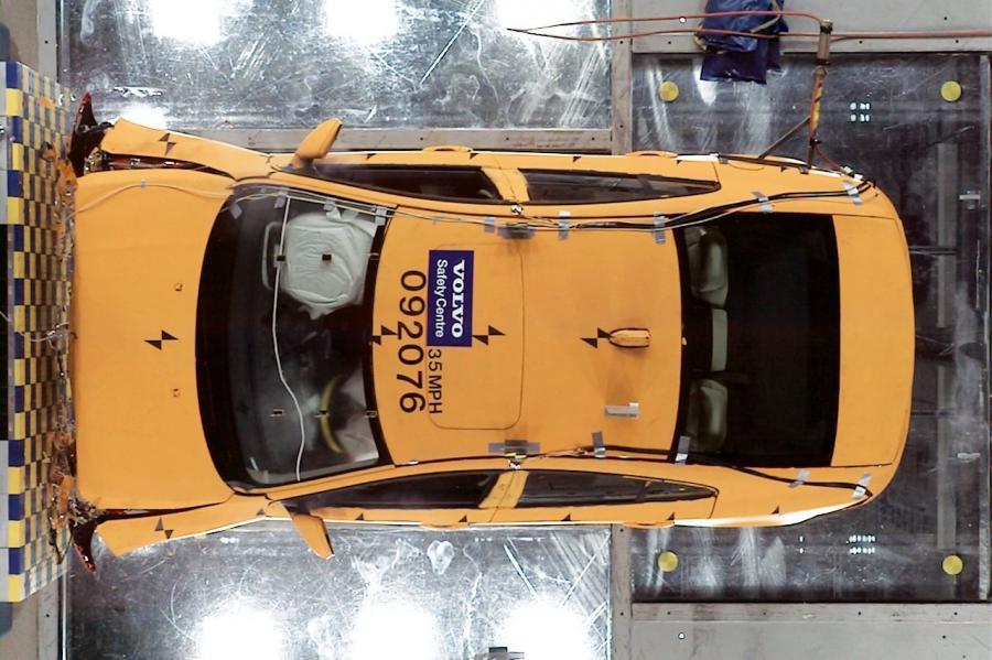  Volvo S60 2010 года  (фото 19 из 226)